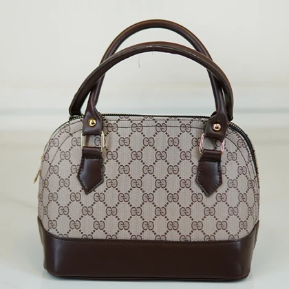 کیف نیم گرد زنانه صندوقی دو دسته مارک