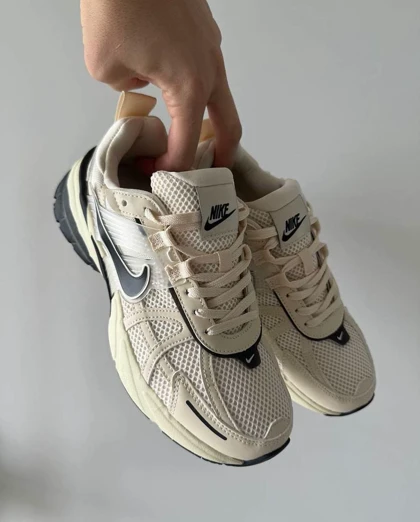 نایک وی تو کی ران Nike v2k run کد 599