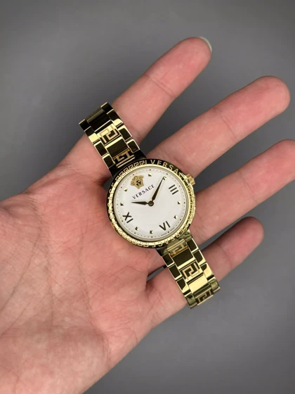 ساعت مچی ورساچه دورحکاکی طلایی صفحه سفید Versace