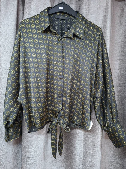 شومیز جلو دکمه گره‌ای