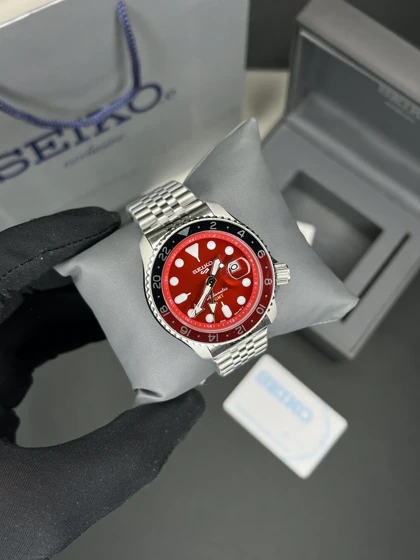 ساعت مچی سیکو 5 بند سیلور صفحه قرمز Seiko 5 GMT