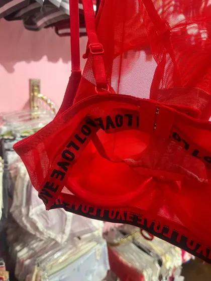 سوتین شورت اسفنجی طرح LOVE