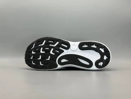 کتانی بروکس آدرنالین جی تی اس 24 مشکی سفید/Brooks Adrenalin
