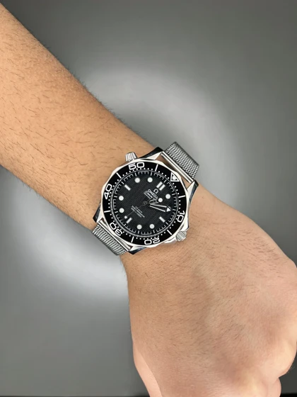 ساعت مچی امگا جیمز باند 007 حصیری صفحه مشکی Omega Seamaster