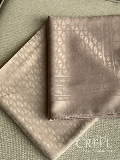 روسری ژاکارد طرح قلب قواره 90