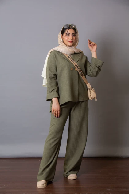 مانتو شلوار راه راه دو دکمه بغل چاک