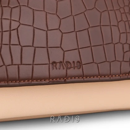 کیف دوشی زنانه چرم رادیس مدل Ronak کد 210-M.PRM