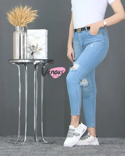 شلوار جین آبی روشن زاپ‌دار