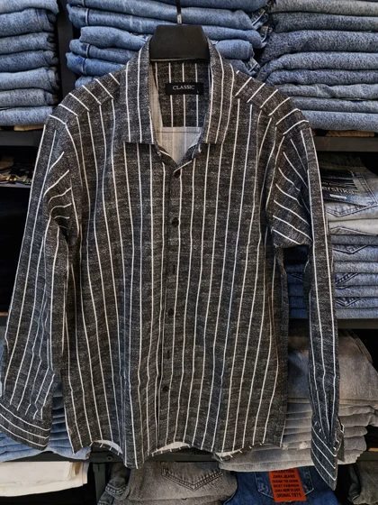 پیراهن مردانه «مشکی راه راه» – پنبه‌ای پرمیوم