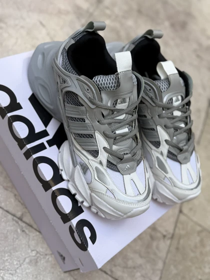 کتانی آدیدادس دلوکس سفید طوسی