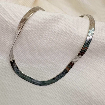 دستبند استیل مدل «ماری صیقلی» | طراحی یونیسکس با بافت تخت و آبکاری سیلور