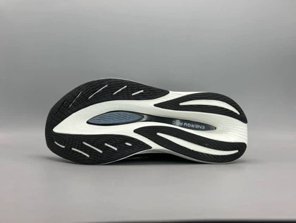 کتانی نیوبالانس سوپرکومپ ترینر مشکی سفید/New Balance trainer