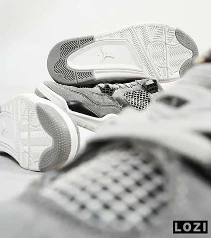 کفش کتانی ساق‌دار مردانه طوسی سفید Nike air jordan 4