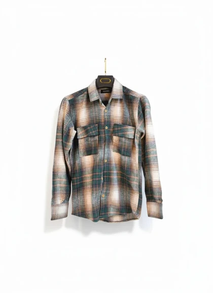 پیراهن پشمی چهارخونه با پارچه برس‌خورده نرم باترکیب رنگ سبزکله‌قازی و کرم با ته مایه های رنگ سبزآبی – کد 895