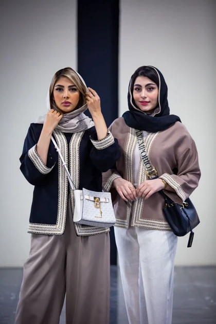 مانتو کرسپو کتی خرجکار کنفی