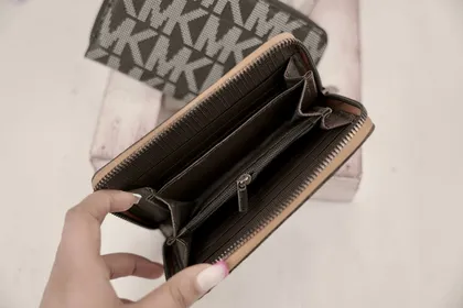 کیف پول زنانه