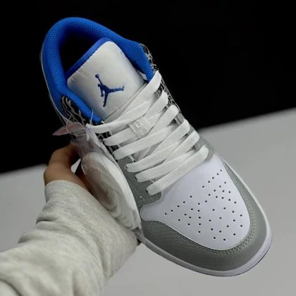 کفش نایک ایر جردن وان لو ترو بلو 1 Nike Air Jordan 1 Low True Blue