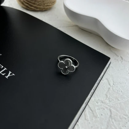 انگشتر زنانه با طرح ونکلیف، ظرافت در دستان شما