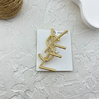 گل سینه زنانه با طرح وای اس ال، شیک و خاص