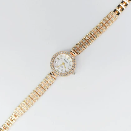 ساعت مچی زنانه مجلسی EHHE نگین‌دار با موتور کوارتز