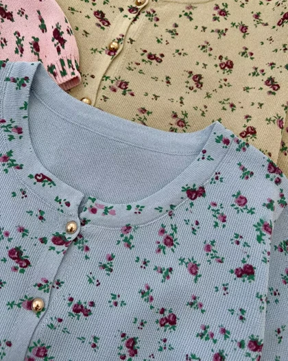 بلوز بافت جلو دکمه گل ریز کد 5382