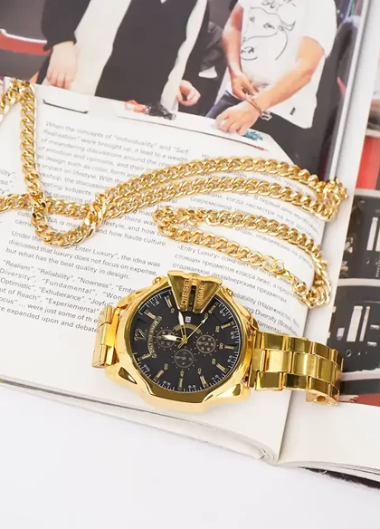 ست ساعت مچی مردانه طلایی صفحه مشکی مدل U700 + دستبند و گردنبند کارتیه رنگ طلایی