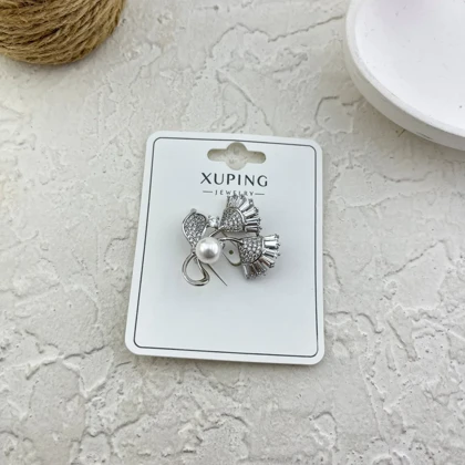 گل سینه زنانه ژوپینگ مدل مرواریا طرح مروارید جواهری نگین‌دار نقره‌ای