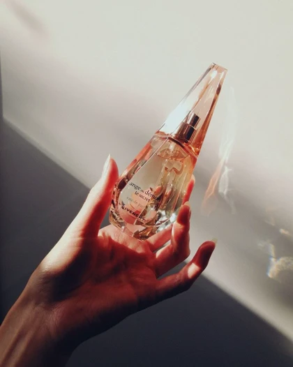 عطر جیوانچی آنجئو دمون له سکرت Givenchy Ange Ou Demon Le Secret