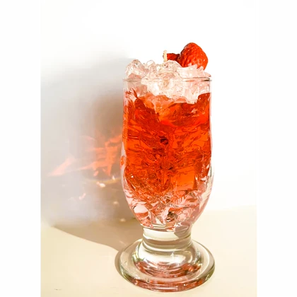 شمع ژله ای جام توت فرنگی یخی