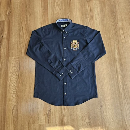 پیراهن تک لوگو طرح لاگوست