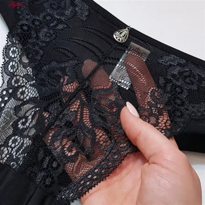 شورت زنانه مدل جلو تور استرج مشکی لین کد 4681-717