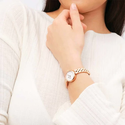 ساعت DW زنانه مدل ELAN رزگلد صفحه سفید DW-5498-L