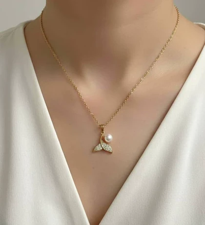 گردنبند دم وال