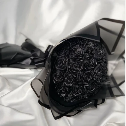 گل رز جاویدان 20 شاخه مشکی کد لاو 8