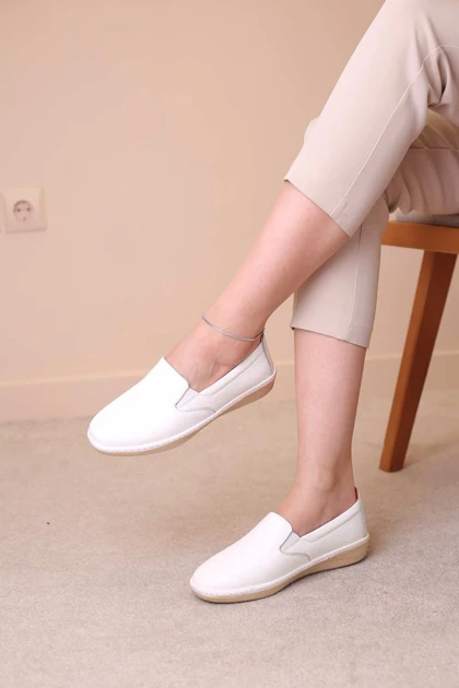 کفش کالج زنانه طبی چرم