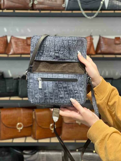 کیف چرم زنانه طوسی ابر و بادی سنگی