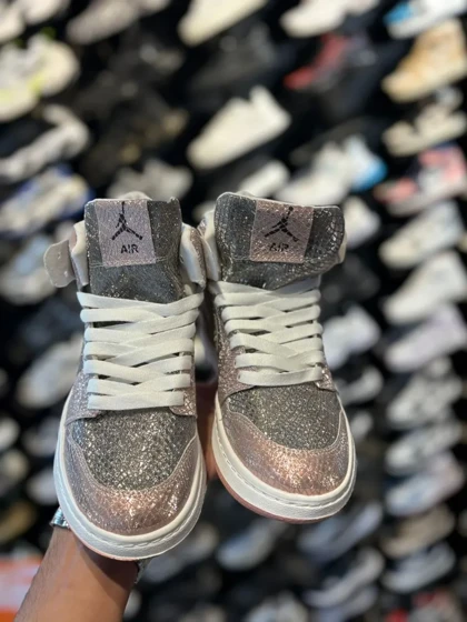 کتانی جردن ساق‌دار اکلیلی صورتی نقره ای