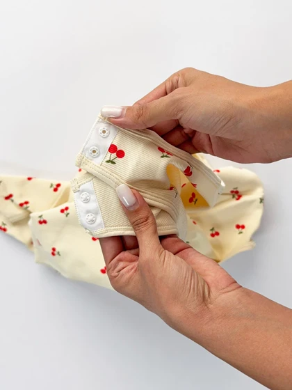 بادی سیملس یقه گرد کرمی طرح گیلاس