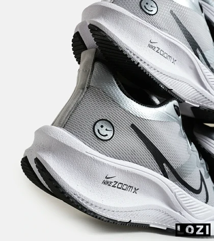 کفش کتانی بزرگ پا طوسی NIKE zoom x smiley