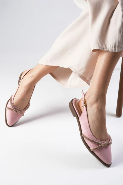 کالج زنانه میوگوستو mio-gusto