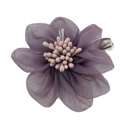 گل سینه زنانه شیک با طرح گل پارچه ای زیبا