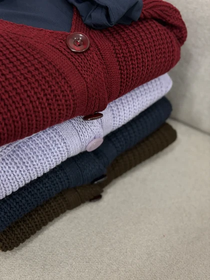 بافت جلو دکمه آرزو