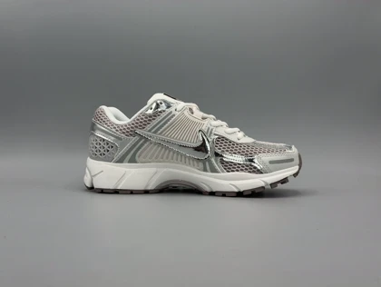 کتانی نایکی وومرو5 یاسی کروم/Nike vomero5