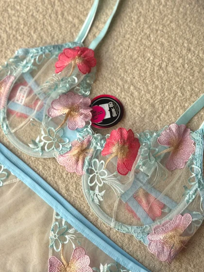 ست شورت وسوتین گیپور حریر کد 889 آبی آسمانی