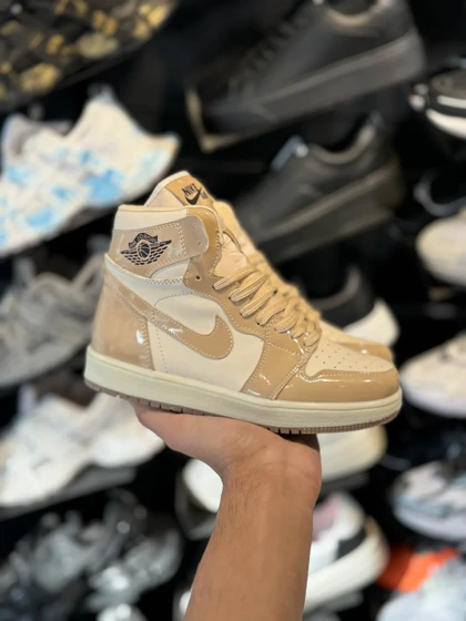 کتانی ساق‌دار کرم ورنی