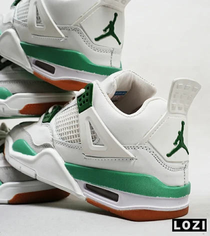 کتانی ساق‌دار بزرگ پا سفید سبز Nike air jordan 4