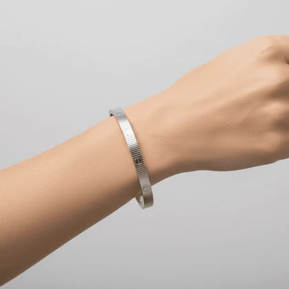 دستبند زنانه طرح بنگل مدل کارتیه خطی