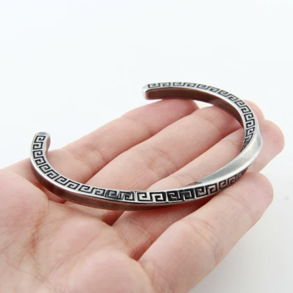 دستبند مردانه مدل بنگل ورساچه