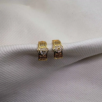 گوشواره برند شین مدل «ملکه قلب‌ها» | آبکاری طلای 24 عیار و درخشش الماس‌گونه