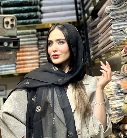 شال حریر مشکی کالکشن گلدوزی مارک 4 طرح